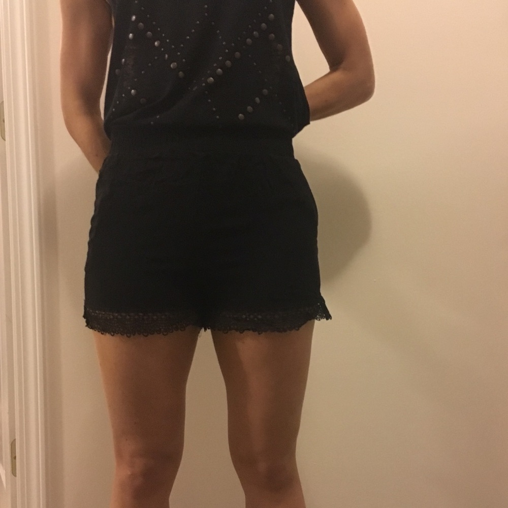Cotton lace shorts